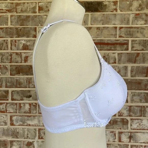 Ambrielle White Embroidered Underwire Split Strap  Plus Size Bra - Picture 4 of 8